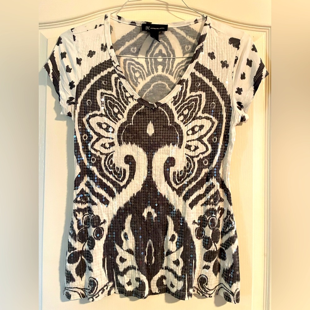 Beautiful INC sequined top!